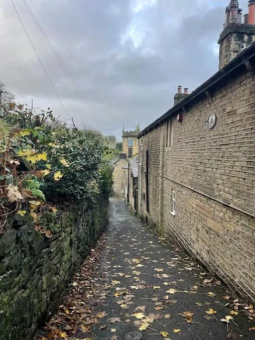 Brook Cottage Holmfirth 0*,  United Kingdom