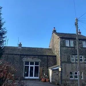 Homestay Spacious, Sunny Double Bedroom In Quirky Cottage, Near, Holmfirth